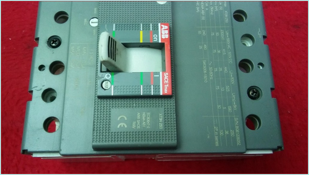 ABB TMAX XT3 250 250A TMŞ